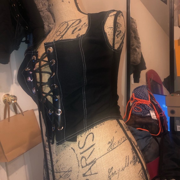 Corset laced top😍 - Picture 4 of 12